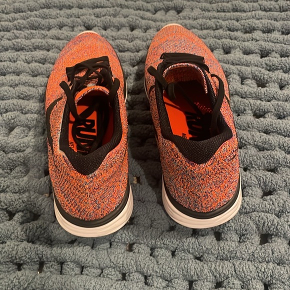 Nike Flyknit Lunar 3, Men’s Size 11 —- RARE find - Picture 4 of 9